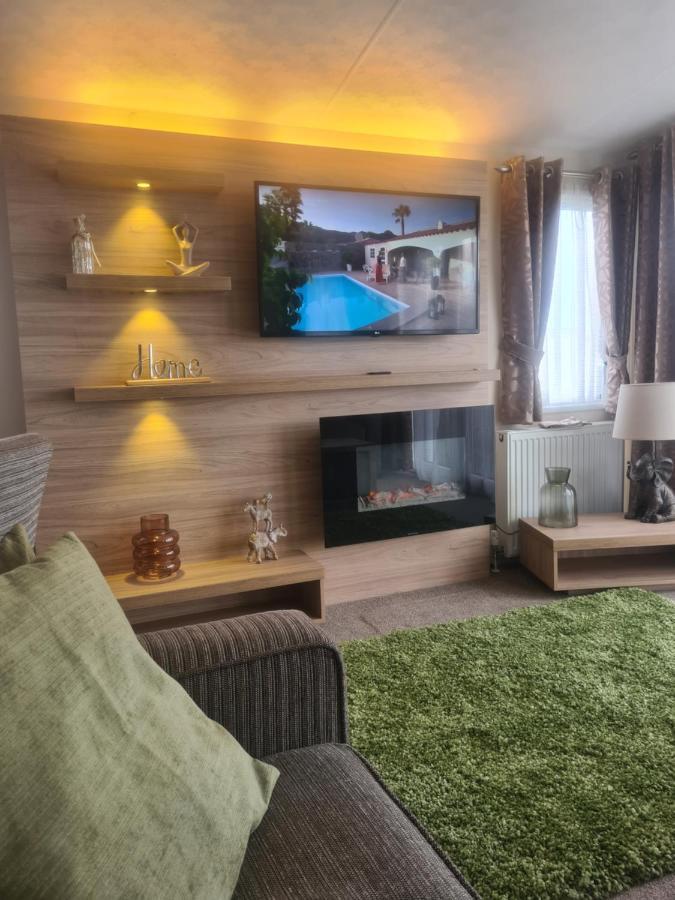 Saint Florence Beautiful 2 Bedroom Caravan, Holiday Park Tenby מראה חיצוני תמונה