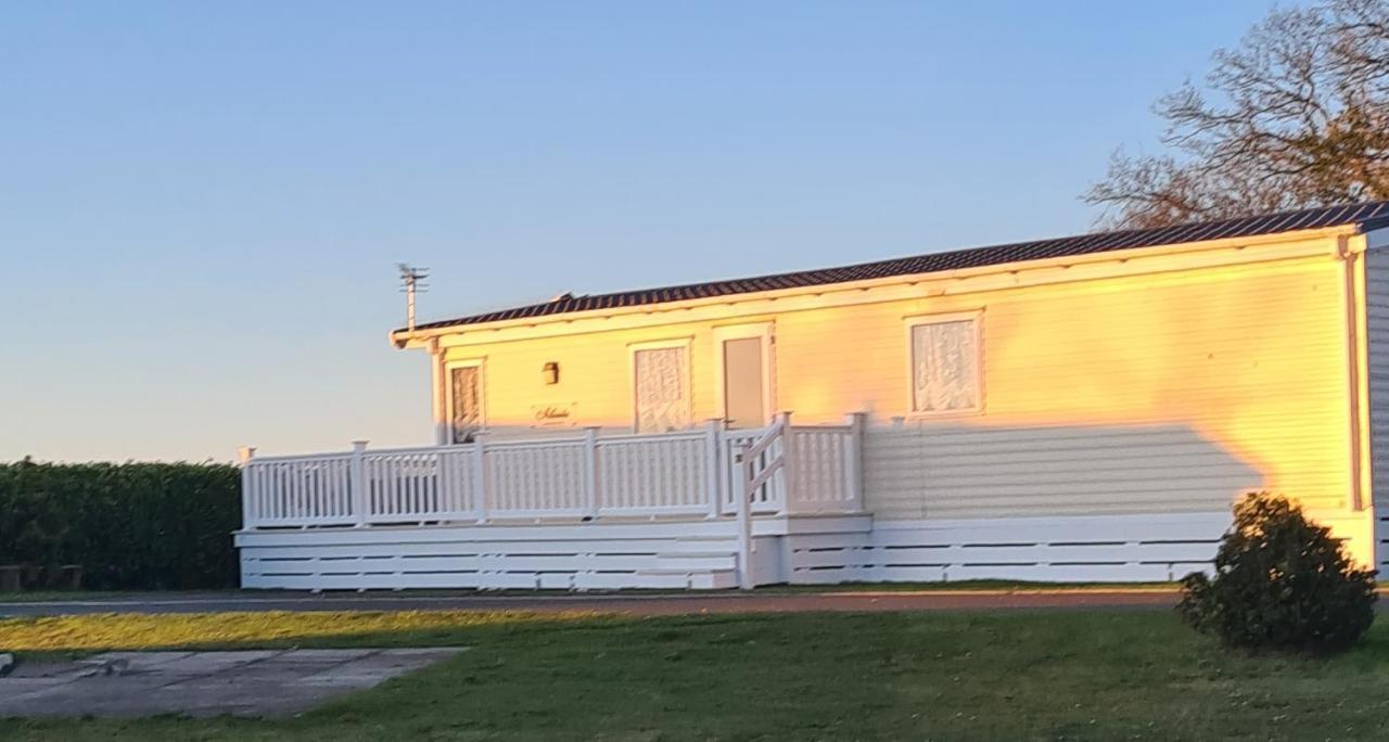 Saint Florence Beautiful 2 Bedroom Caravan, Holiday Park Tenby מראה חיצוני תמונה