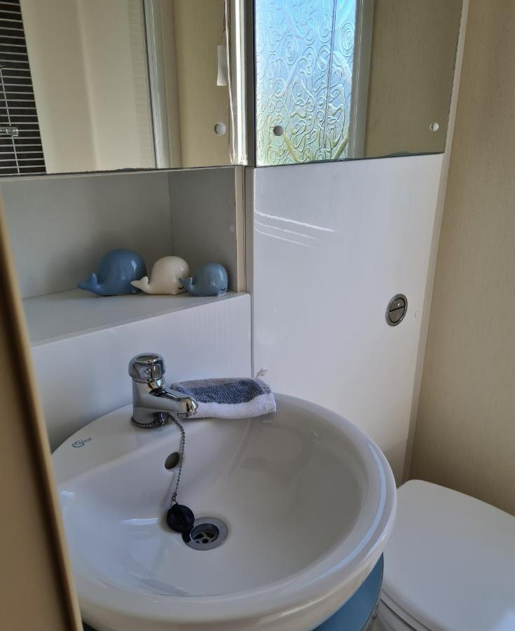 Saint Florence Beautiful 2 Bedroom Caravan, Holiday Park Tenby מראה חיצוני תמונה