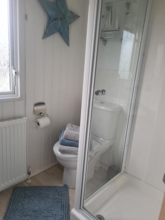Saint Florence Beautiful 2 Bedroom Caravan, Holiday Park Tenby מראה חיצוני תמונה