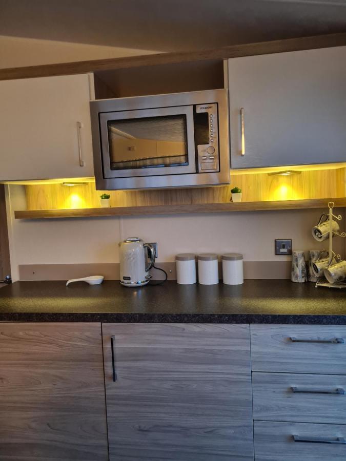 Saint Florence Beautiful 2 Bedroom Caravan, Holiday Park Tenby מראה חיצוני תמונה
