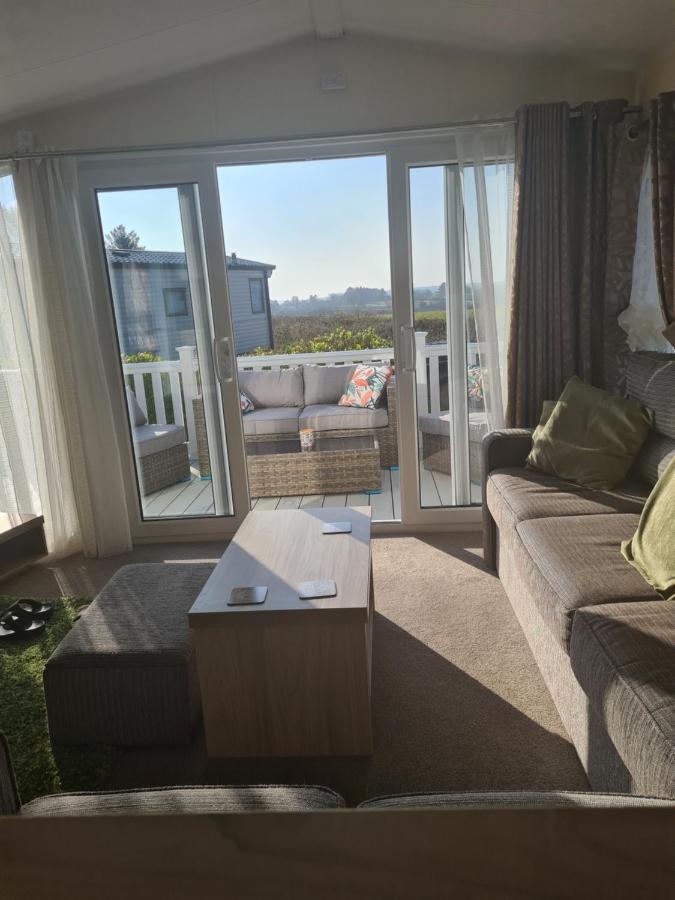 Saint Florence Beautiful 2 Bedroom Caravan, Holiday Park Tenby מראה חיצוני תמונה