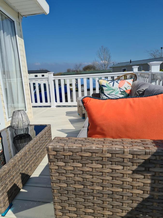 Saint Florence Beautiful 2 Bedroom Caravan, Holiday Park Tenby מראה חיצוני תמונה
