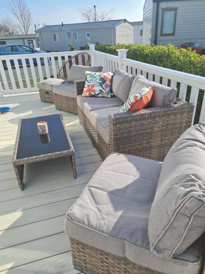 Saint Florence Beautiful 2 Bedroom Caravan, Holiday Park Tenby מראה חיצוני תמונה