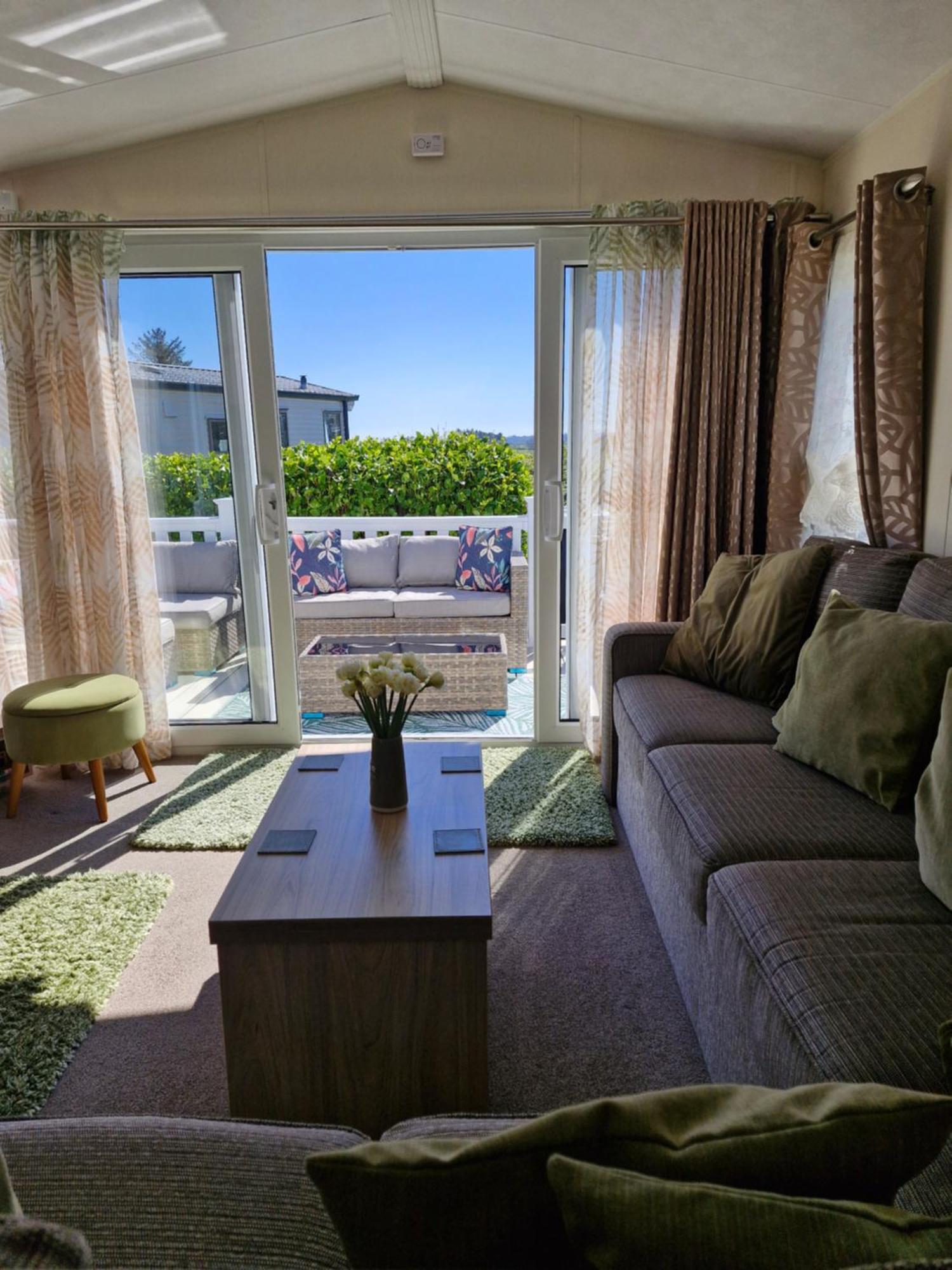 Saint Florence Beautiful 2 Bedroom Caravan, Holiday Park Tenby מראה חיצוני תמונה